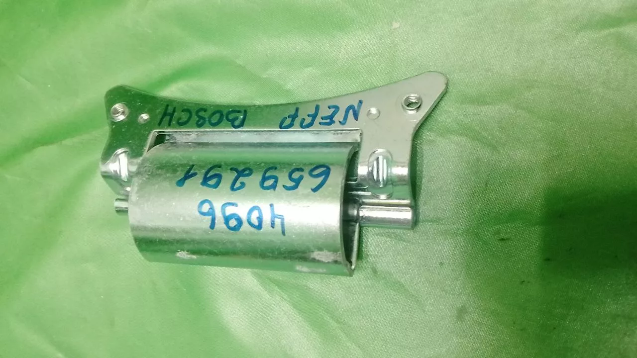 Петля люка Bosch Neff 659291
