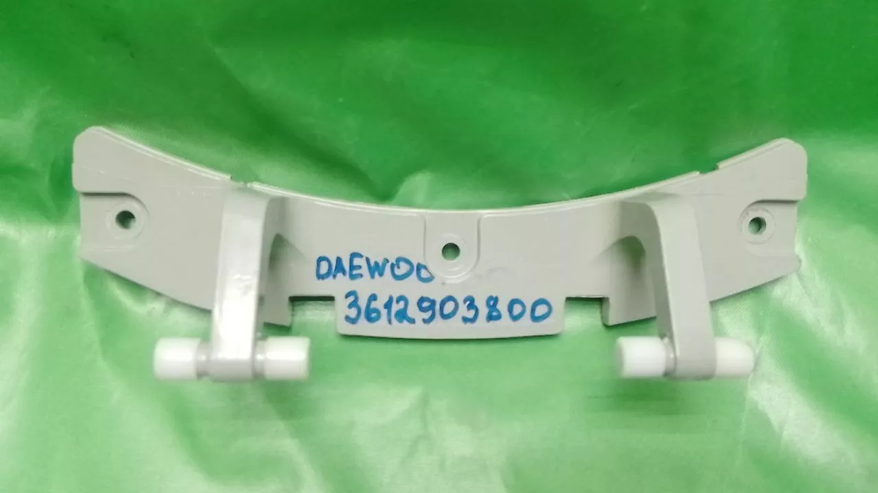 Петля люка Daewoo 3612903800 +4 втулки