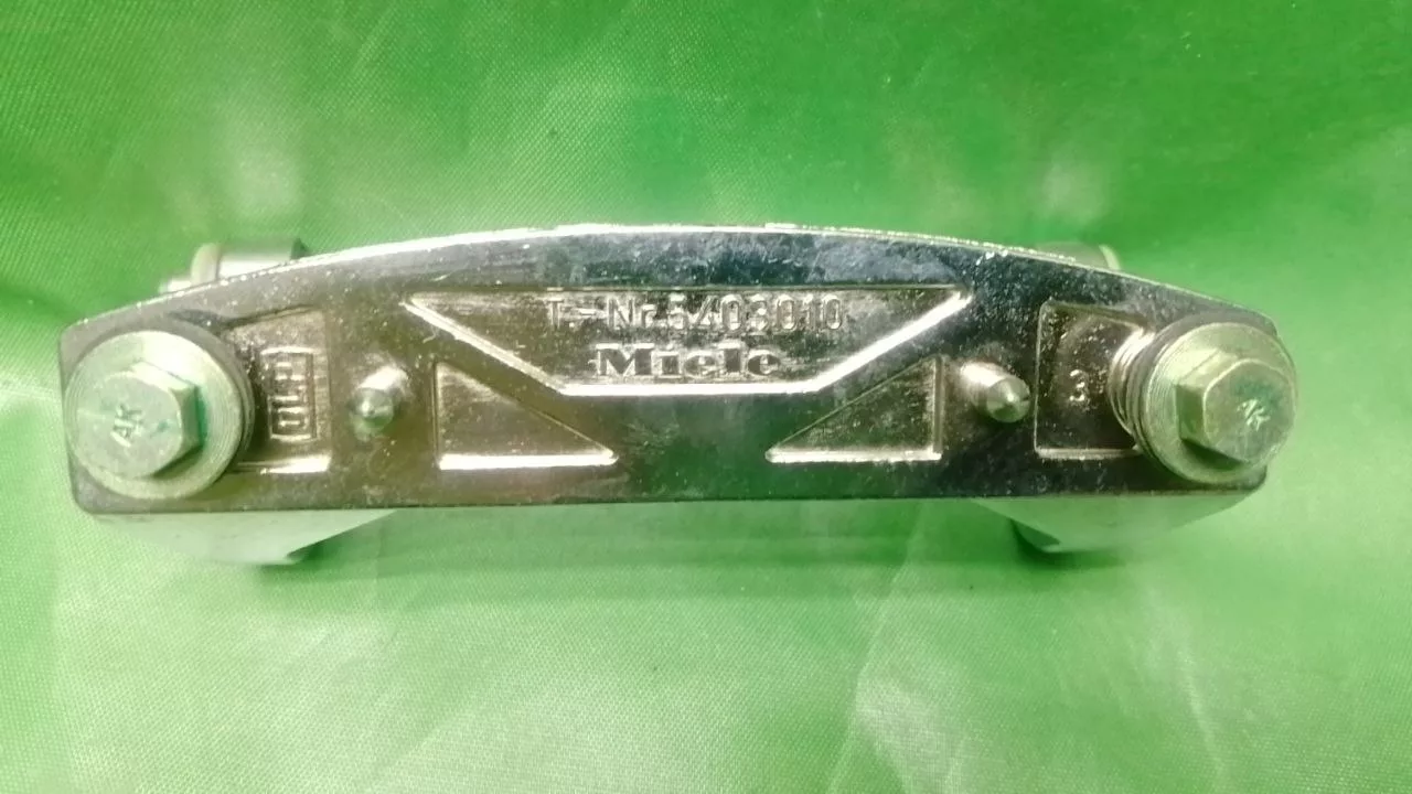 Петля люка Miele T.-Nr.5403010