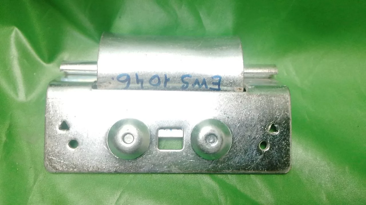 Петля люка Electrolux 1240136067 к стиральной машине