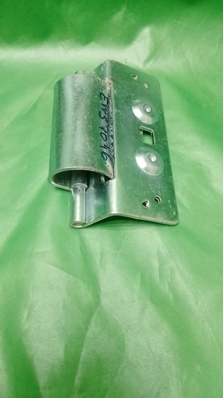 Петля люка Electrolux 1240136067 к стиральной машине