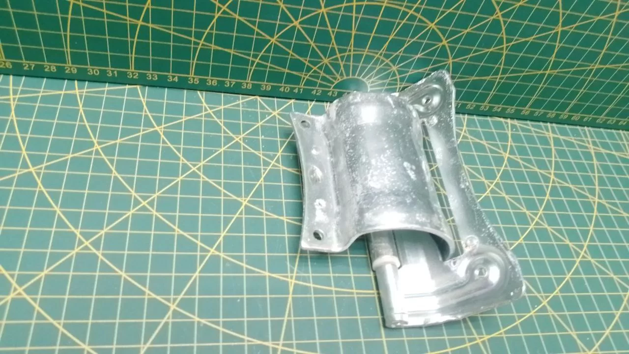 Петля люка Bosch 096488