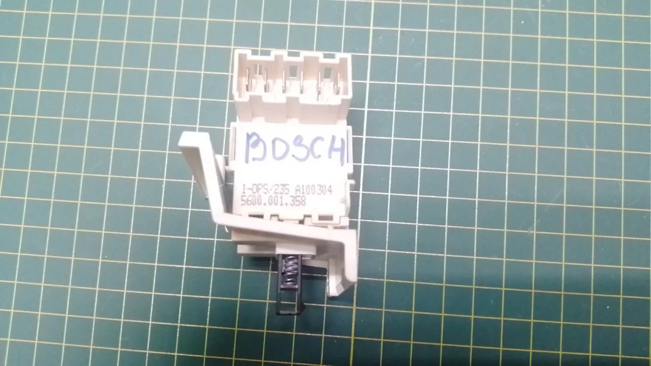 Сетевая кнопка Bosch 5600001358 для посудомоечной машины