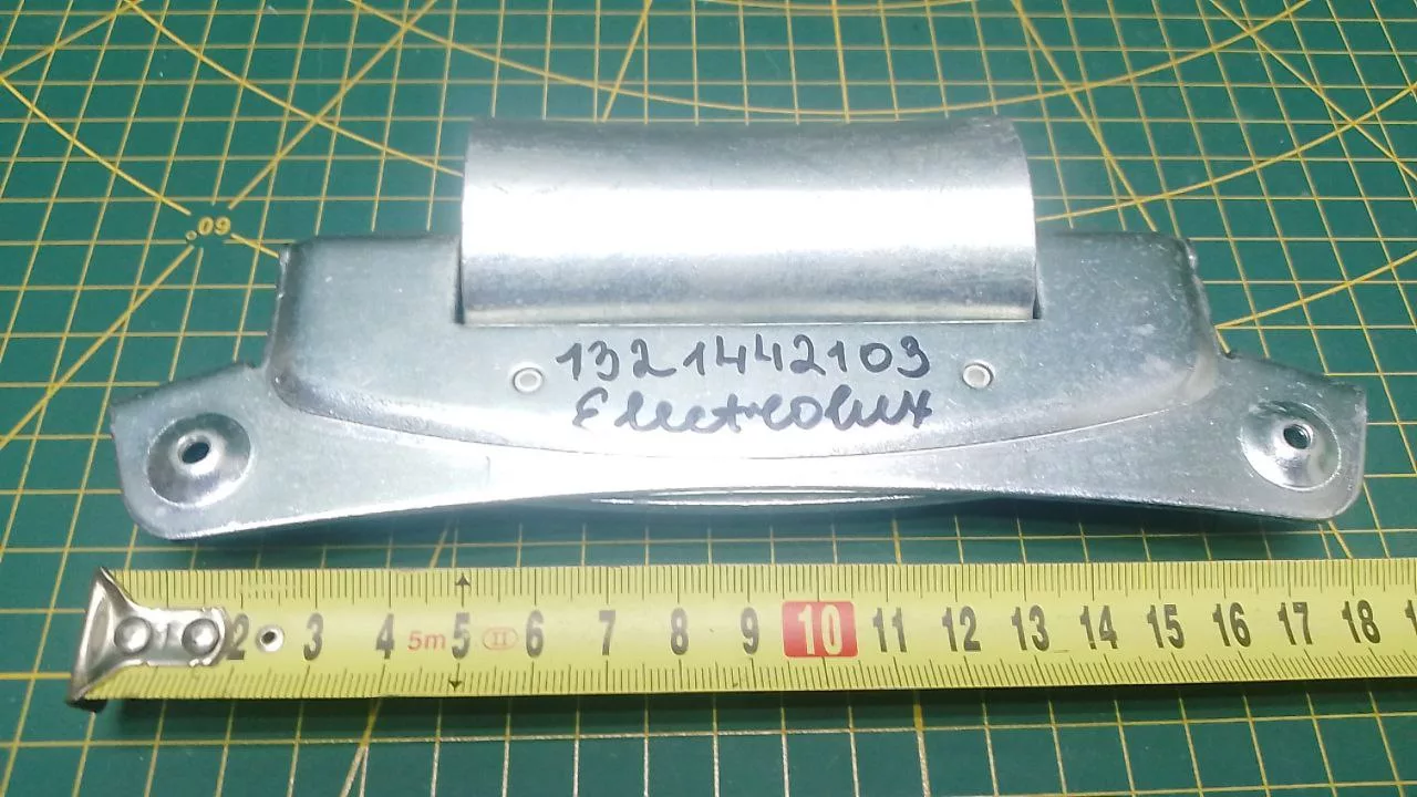 Петля люка Electrolux 1321442103