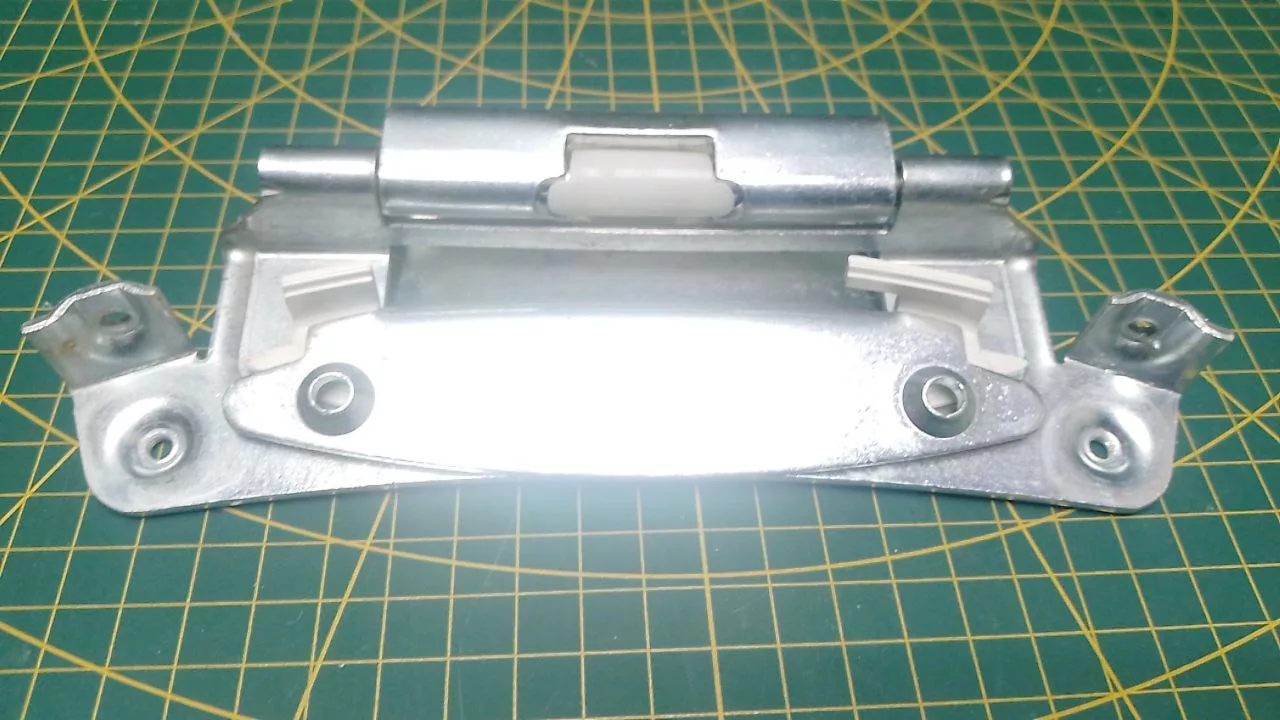 Петля люка Electrolux 1321442103