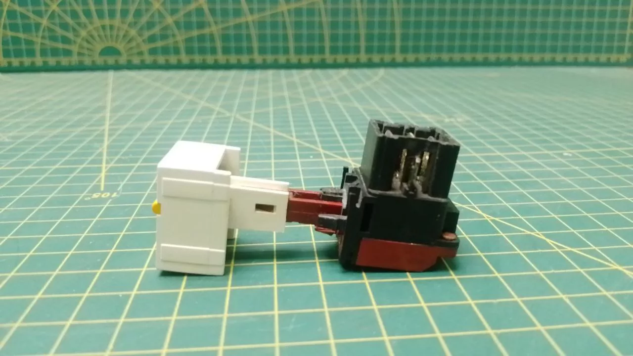 Сетевая кнопка Zanussi 54080220353 к стиральной машине