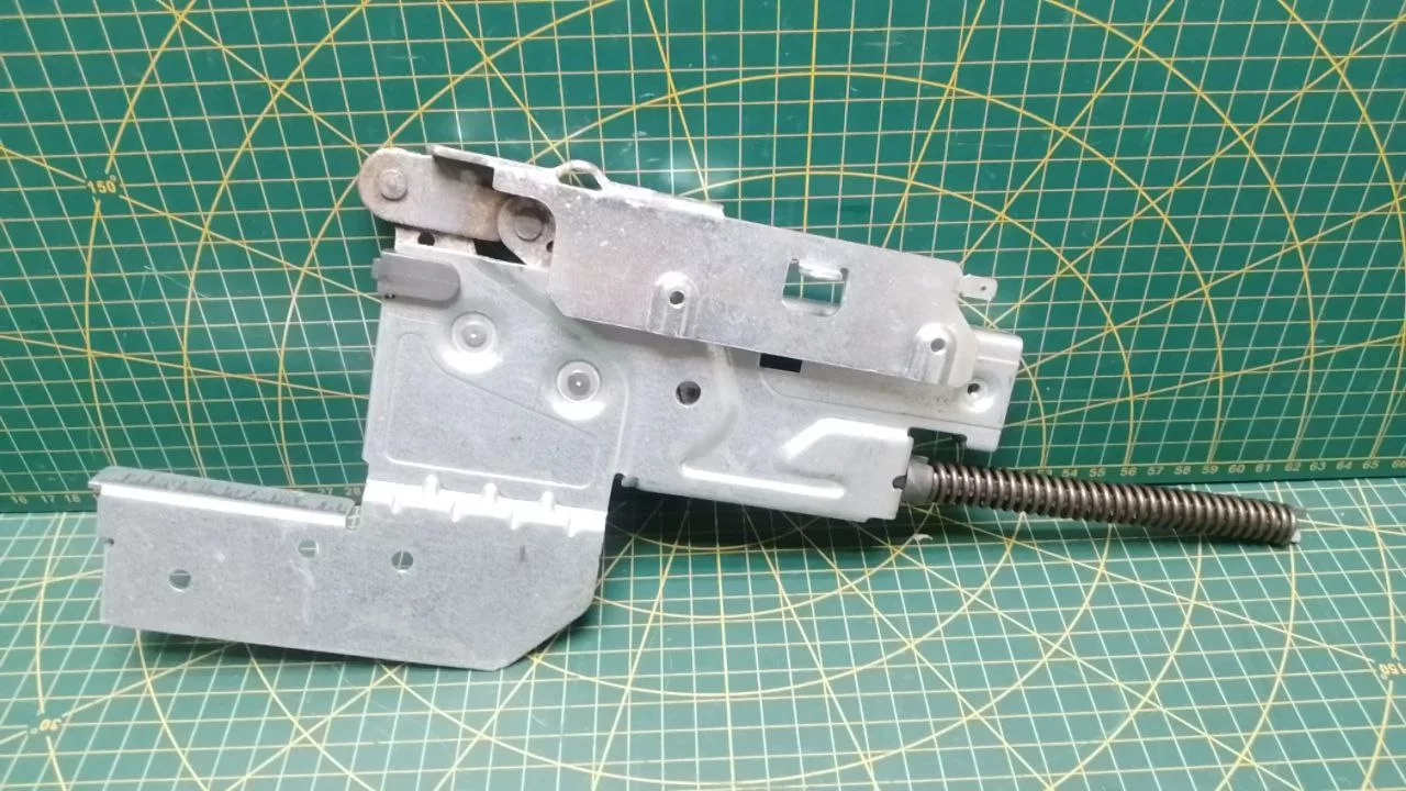 Петли Ariston, Indesit С00256541 к посудомоечной машине (комплект)