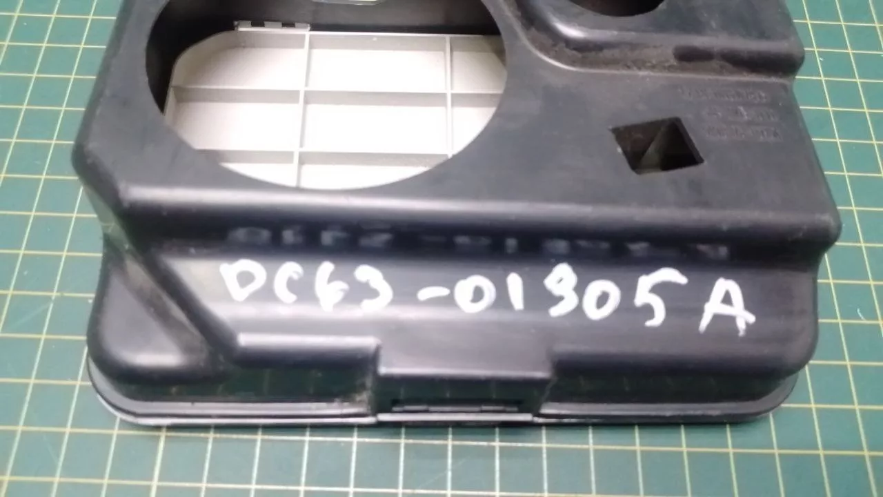 Панель сливного фильтра Samsung DC63-01305A (серебро) к стиральной машине