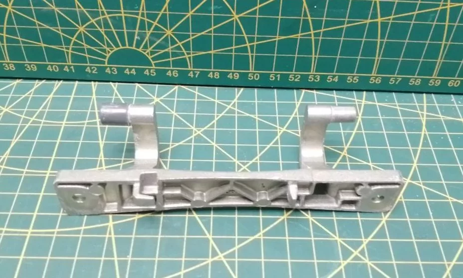 Петля люка Beko 290573 без втулок