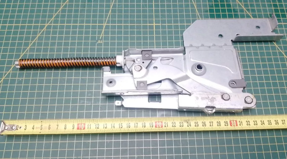 Петли Ariston, Indesit С00668726 к посудомоечной машине (комплект)