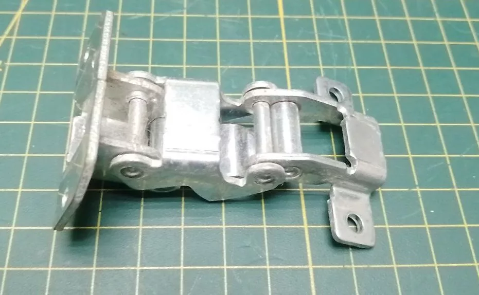 Петли люка Indesit, Ariston C0064541 пара