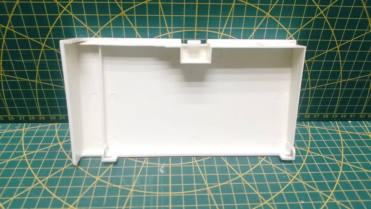 Панель сливного фильтра Samsung DC63-00609A белая к стиральной машине