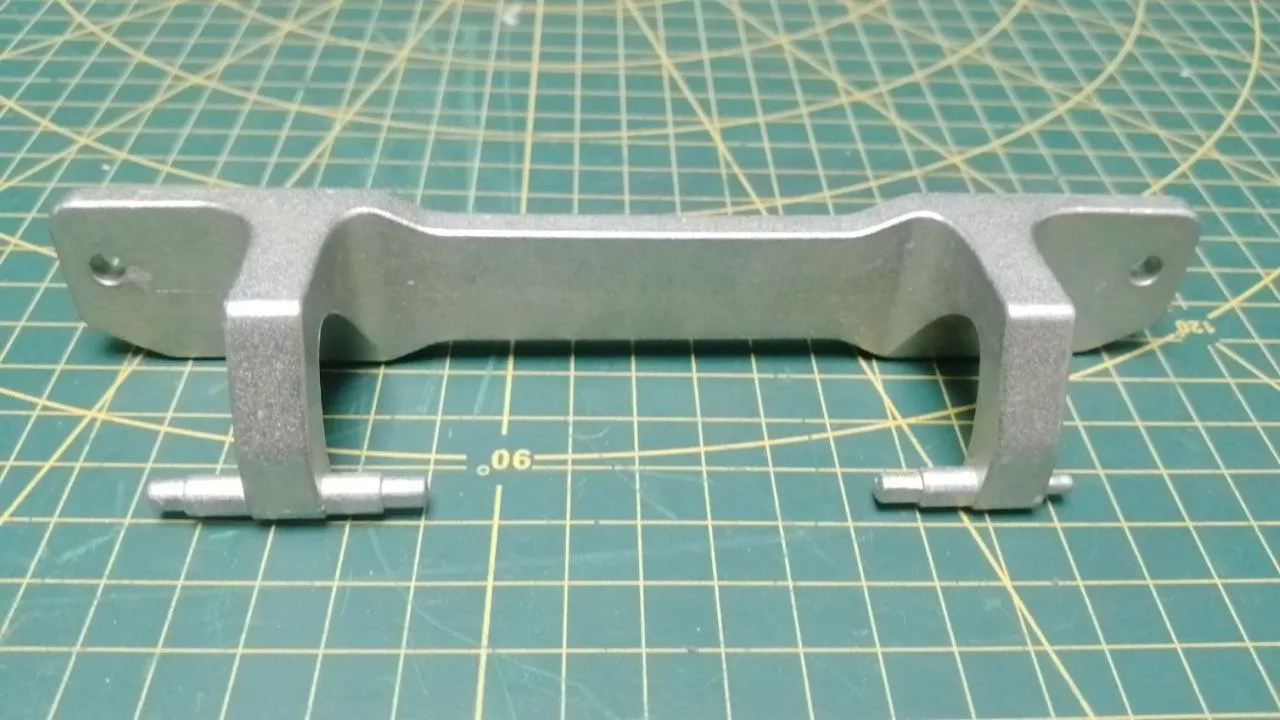 Петля люка Beko 2890610100