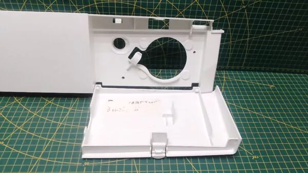 Цокольная панель Bosch 9000313302 (белая) к стиральной машине
