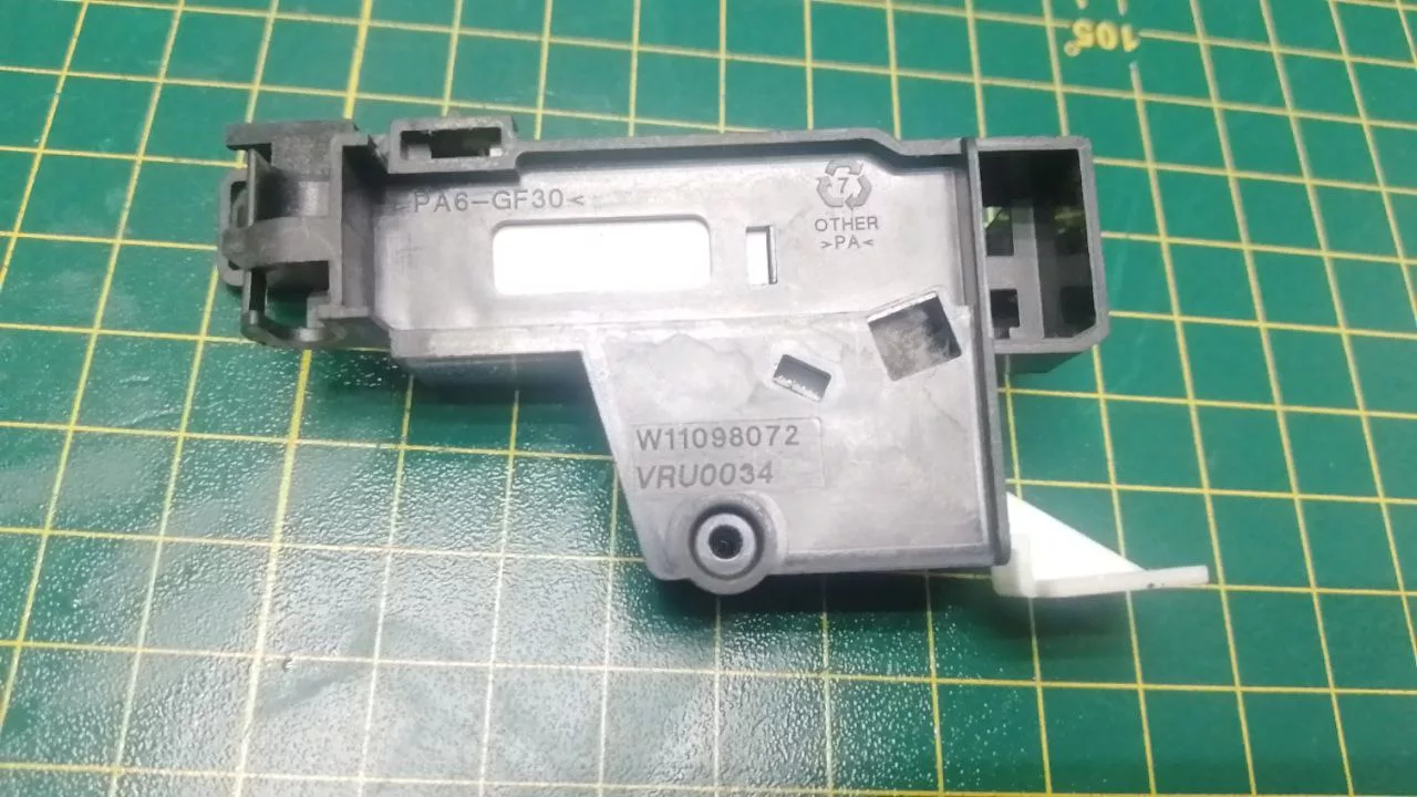 Замок люка Ariston, Indesit W11098072 к сушильной машине