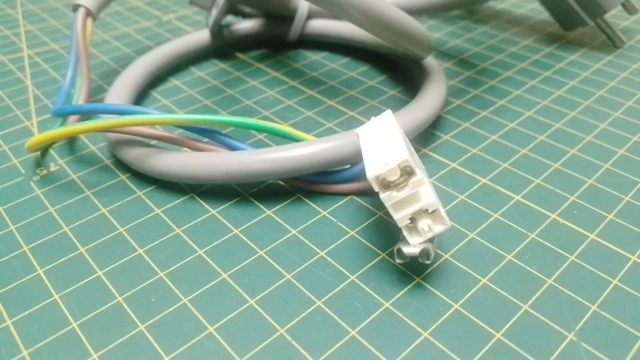 Сетевой кабель Samsung 96841 к стиральной машине