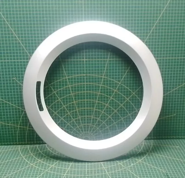 Обрамление внешнее Electrolux 1552109009 серебро к стиральной машине