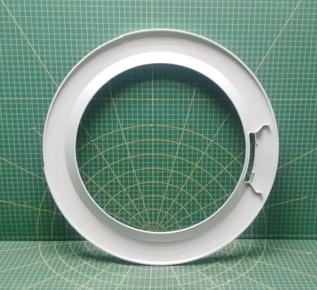 Обрамление внешнее Electrolux 1552109009 серебро к стиральной машине