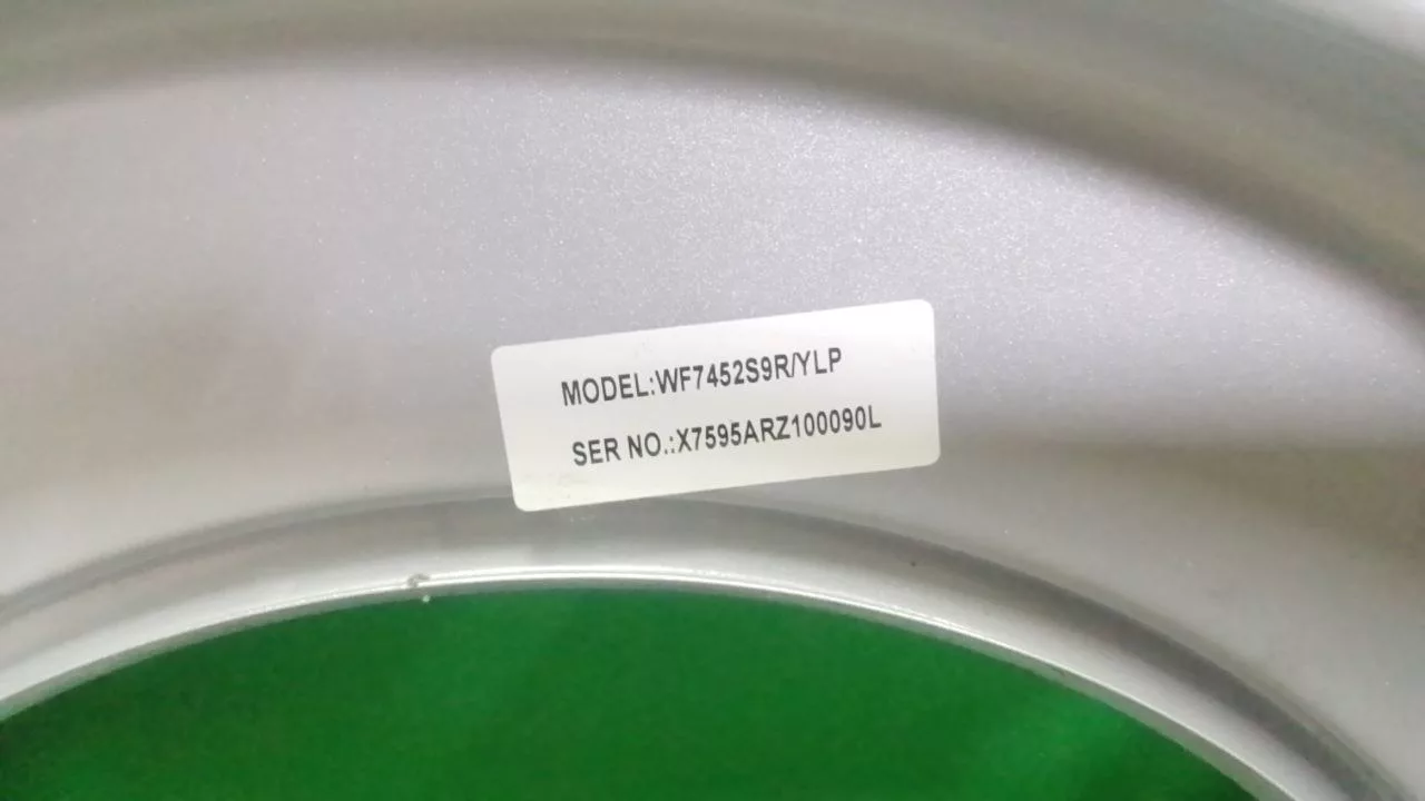 Передняя панель корпуса Samsung WF74529R к стиральной машине