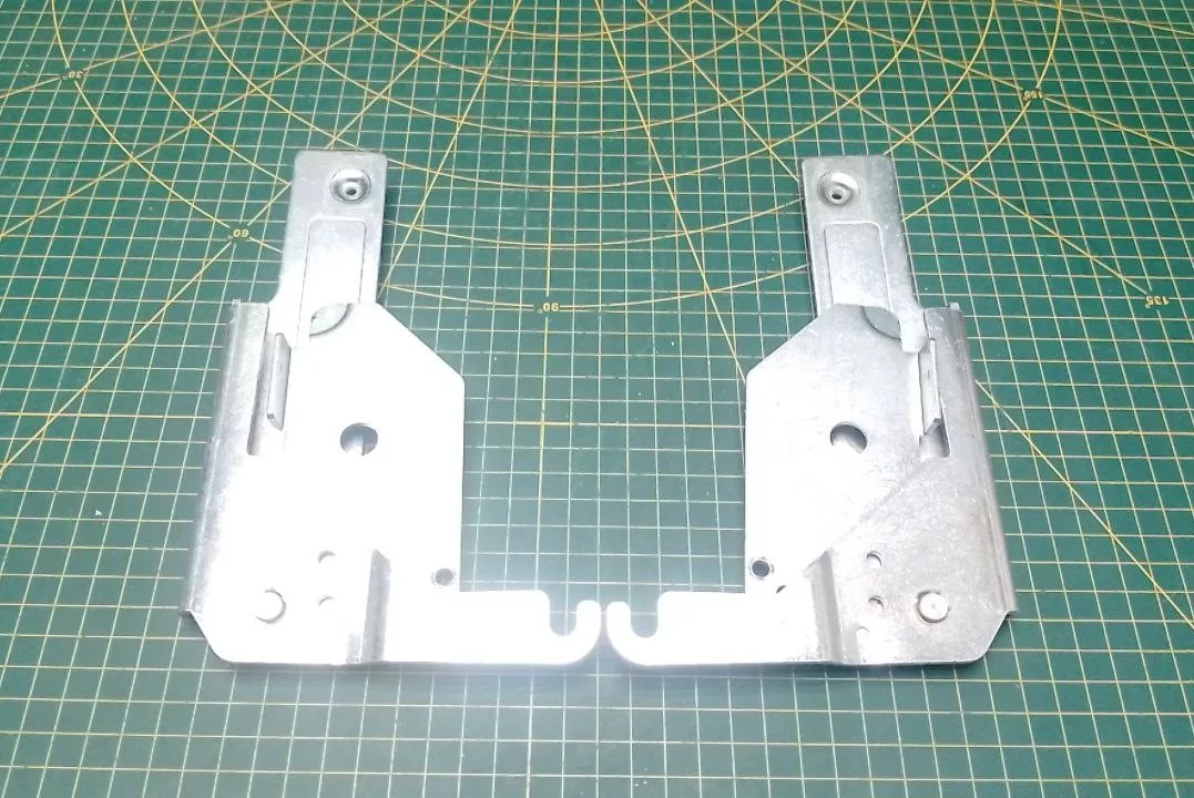 Петли Electrolux 40569030 к посудомоечной машине (комплект)