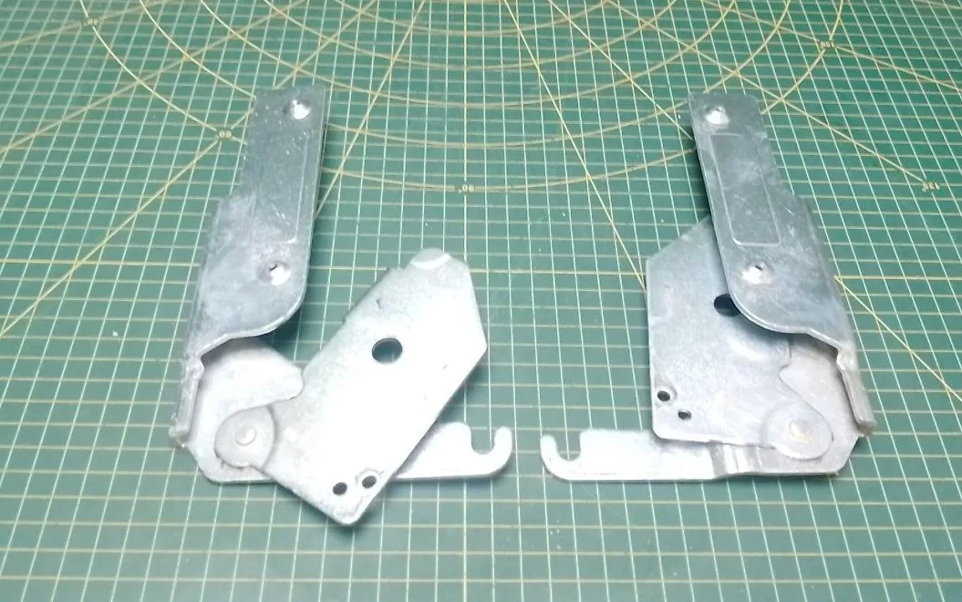 Петли Electrolux 40569030 к посудомоечной машине (комплект)
