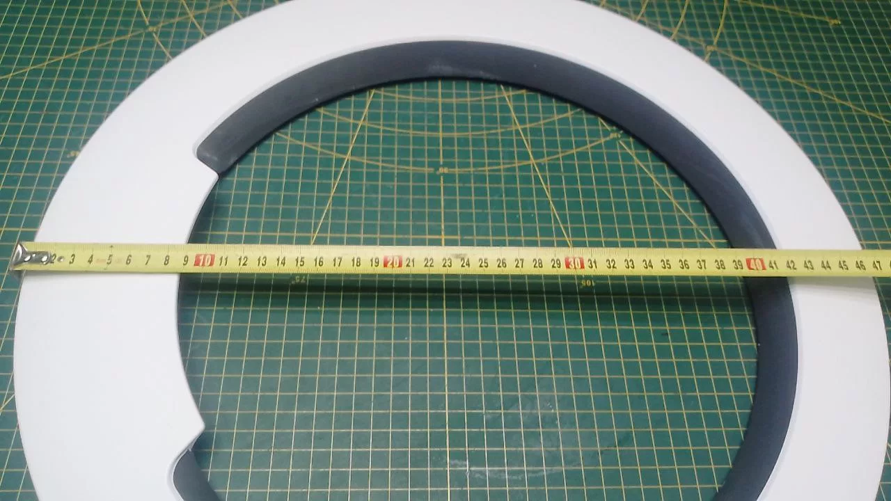Обрамление внешнее Ariston, Indesit 250006853 к стиральной машине