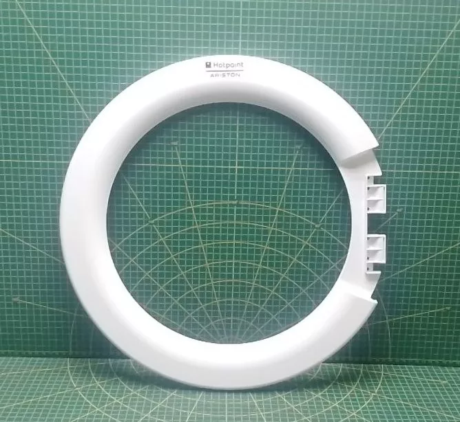 Обрамление внешнее Ariston 250006731 (белое) к стиральной машине