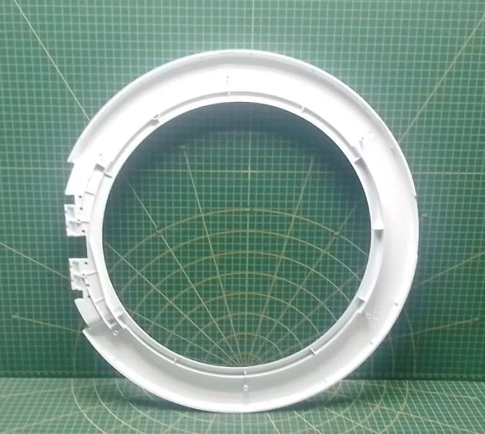 Обрамление внешнее Ariston 250006731 (белое) к стиральной машине