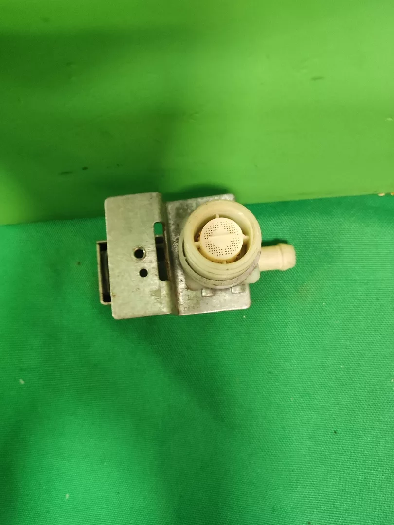 Клапан одинарный Electrolux 365319082 контакты