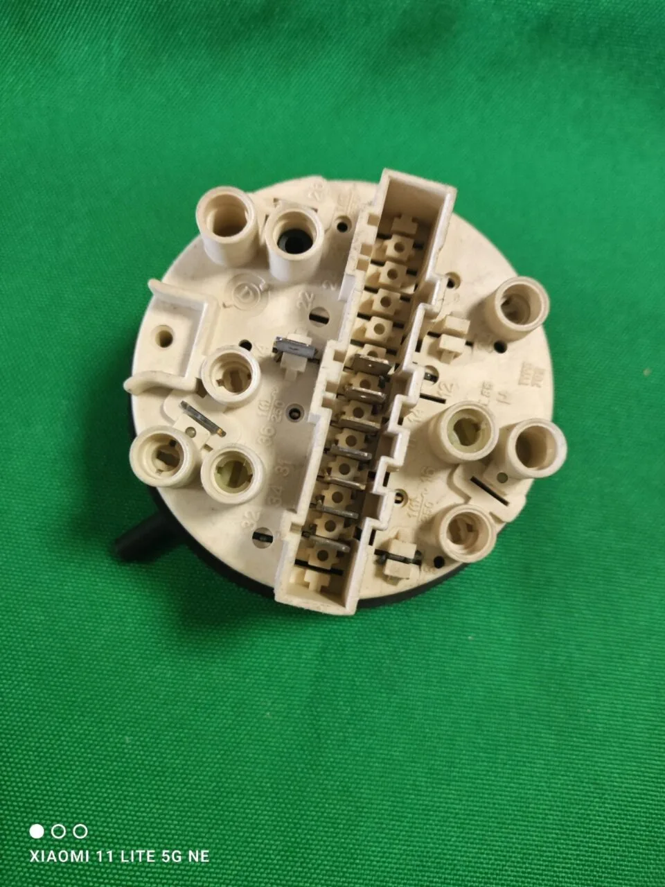 Прессостат Bosch 3065322AB9