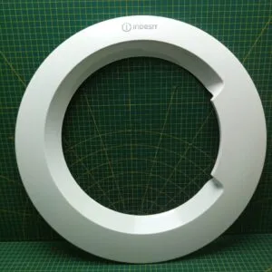 Обрамление внешнее Ariston Indesit 250006694-2 бел 44см Обрамление внешнее Ariston Indesit 250006694-2 бел 44см