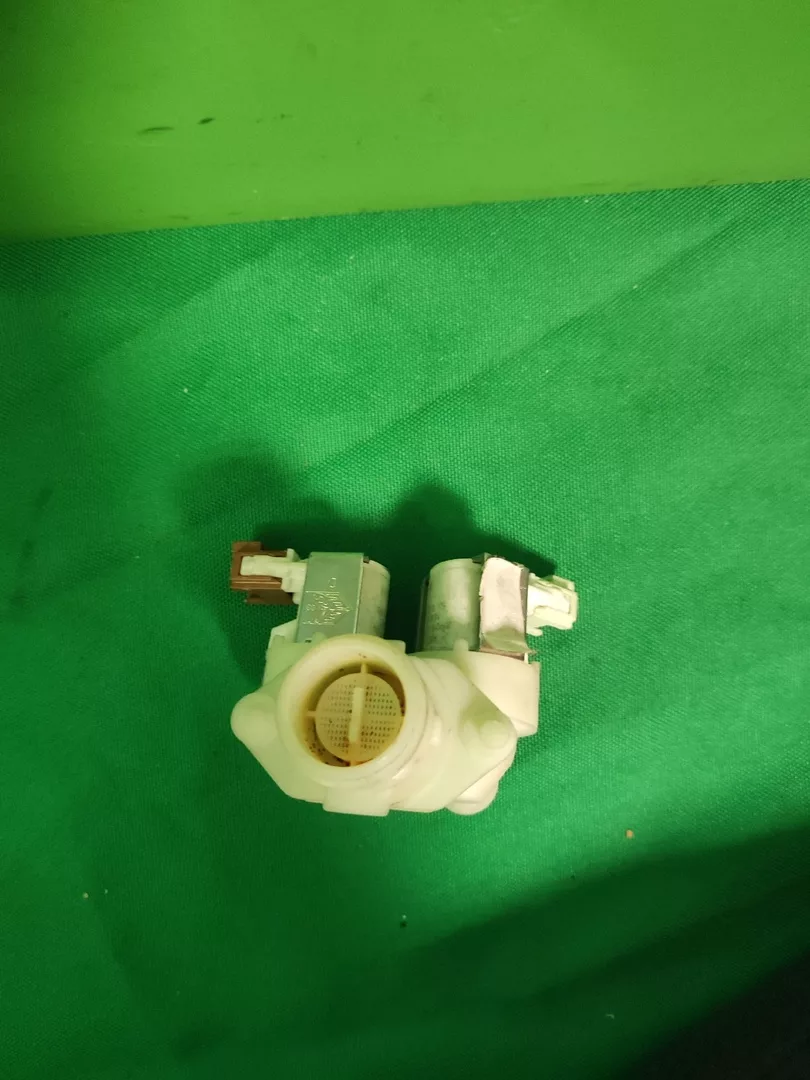 Клапан двойной Electrolux 807487603 микрофиш.