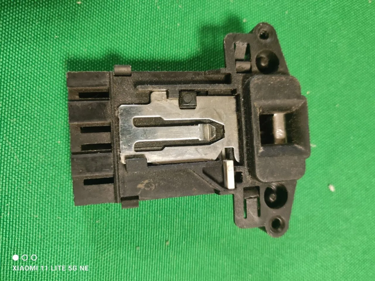 Замок люка (УБЛ) LG 356003