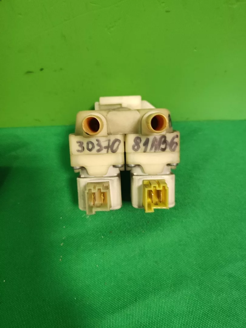 Клапан двойной Bosch 3037081AB6 фишка Клапан двойной Bosch 3037081AB6 фишка