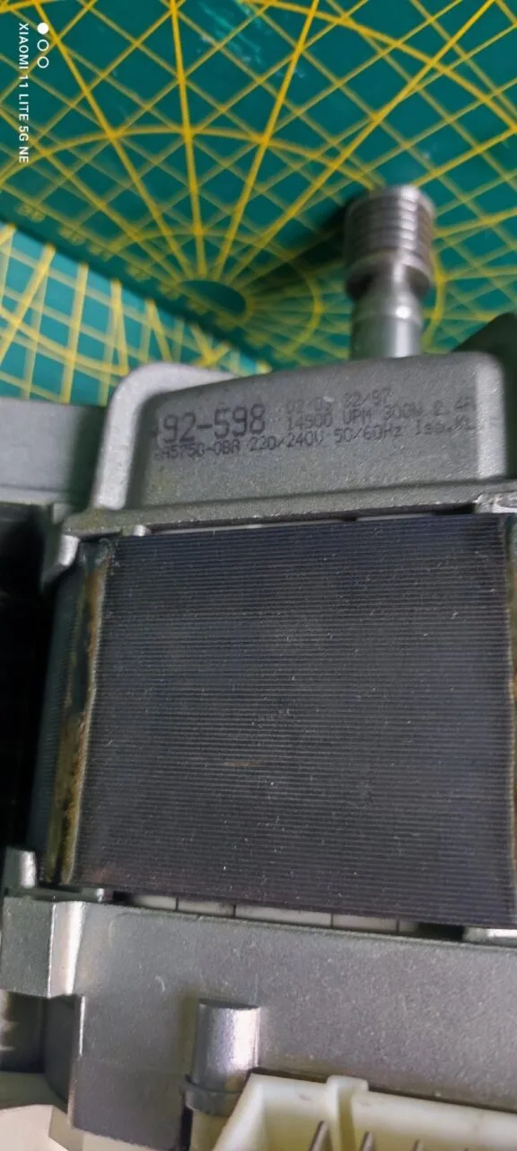 Двигатель Bosch 12960006.01 6 контактов