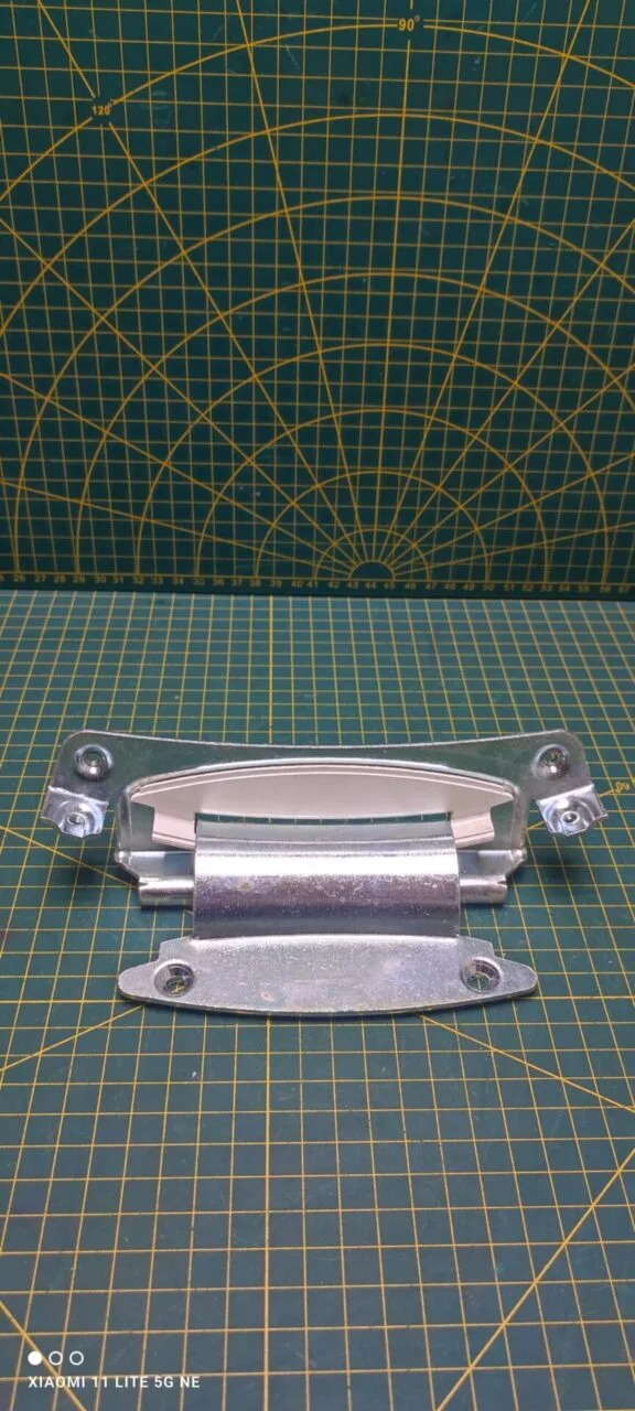 Петля люка Electrolux 1321442103