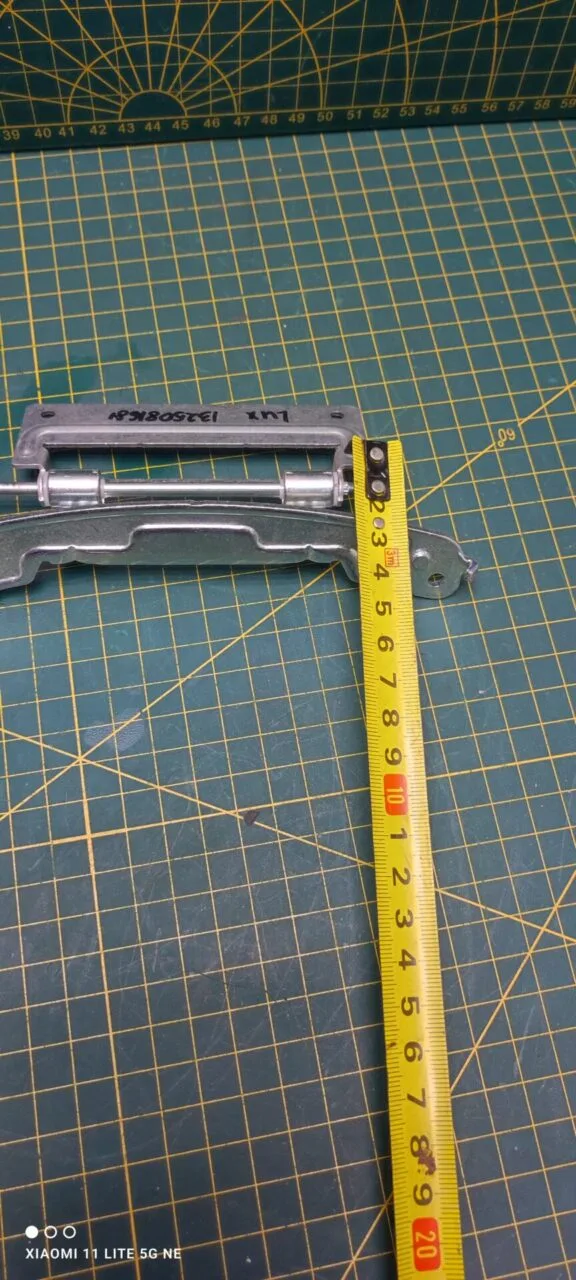 Петля люка Electrolux 1325081681