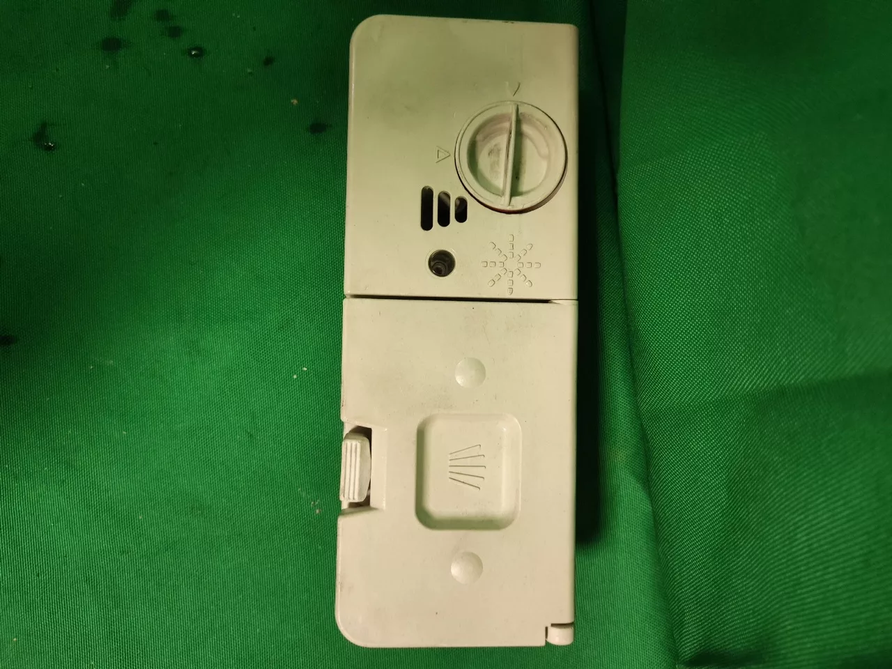 Диспенсер Electrolux 646223266 для посудомоечной машины
