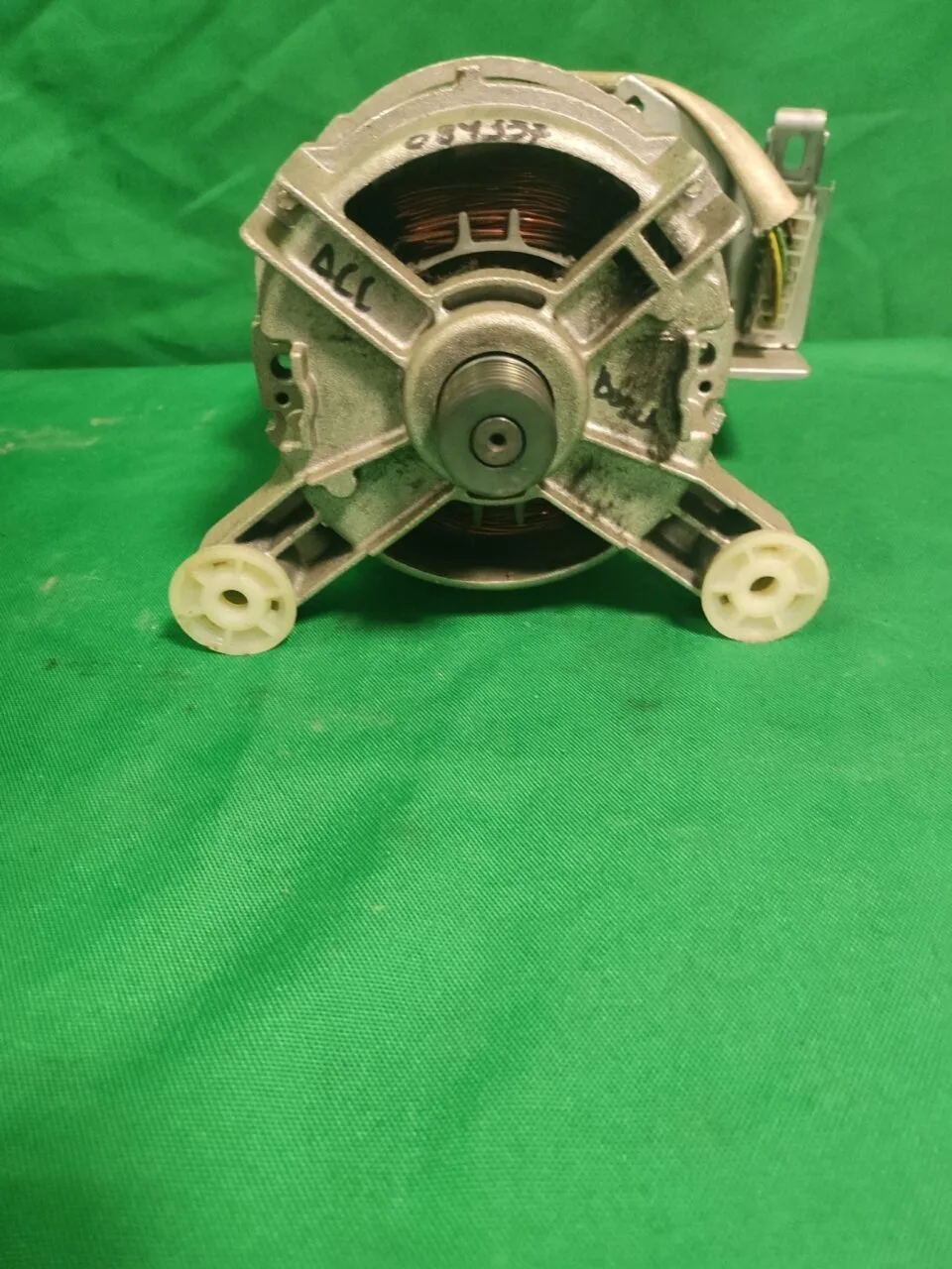 Двигатель Bosch ACC UOZ 112670- 084337 -7 контактов