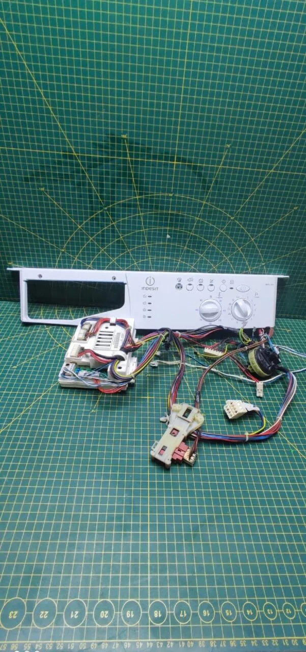 Модуль Indesit WISL 102 с деф Модуль Indesit WISL 102 с деф