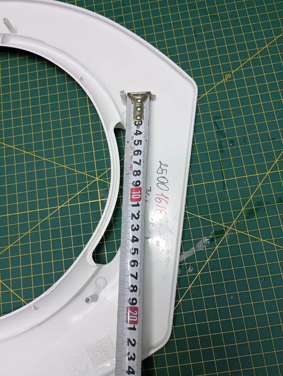 Обрамление внешнее Ariston 25001618 бел