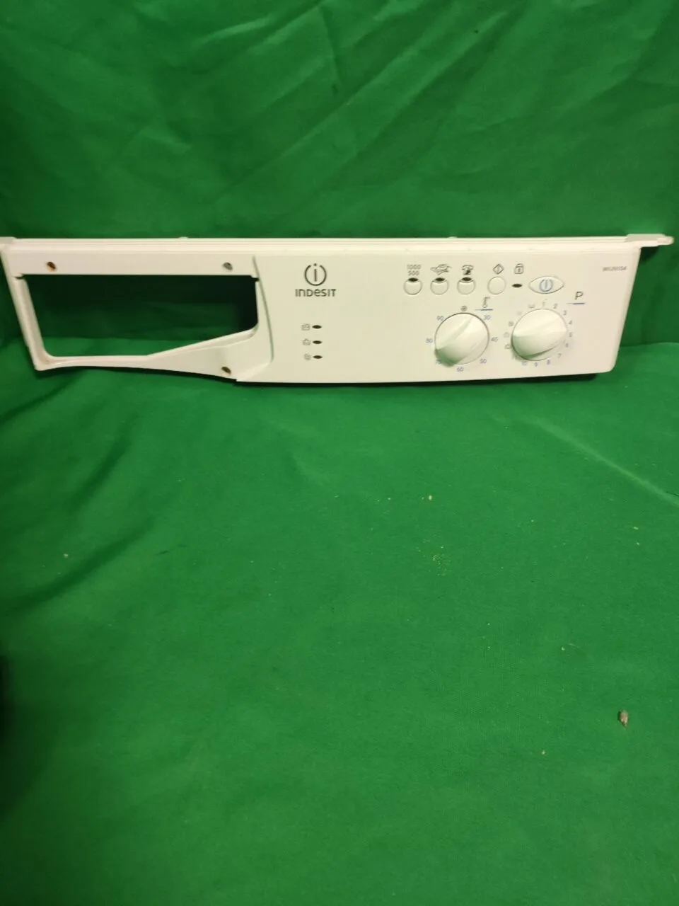 Панель управления Indesit WIUN 104