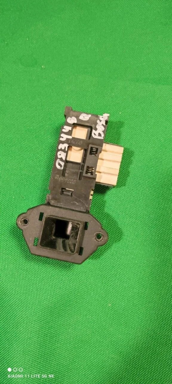 Замок люка (УБЛ) Bosch  083446q