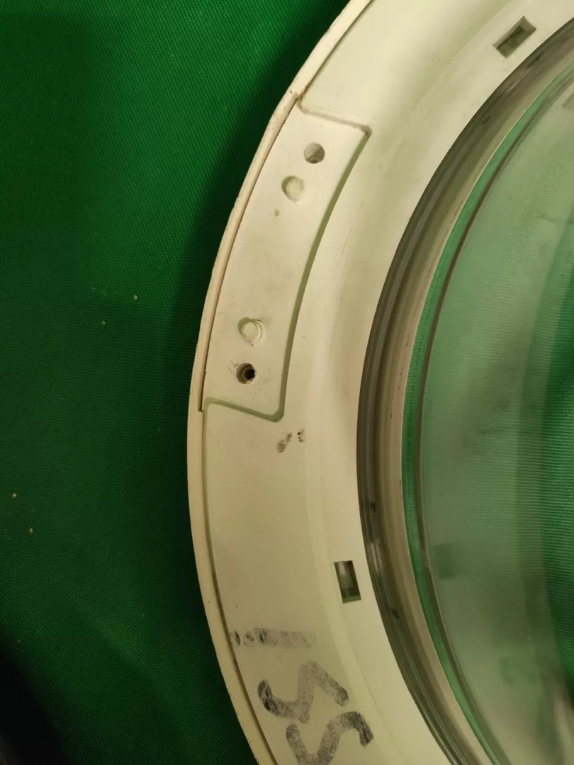 Люк Electrolux L1360108 в сборе для стиральной машины