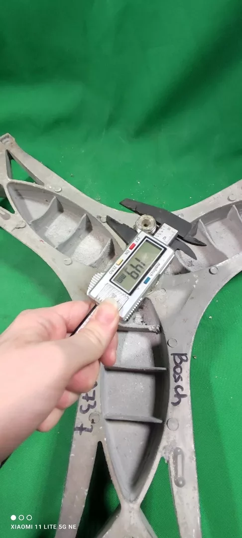 Крестовина Bosch 9000152737 вал 9.5см.
