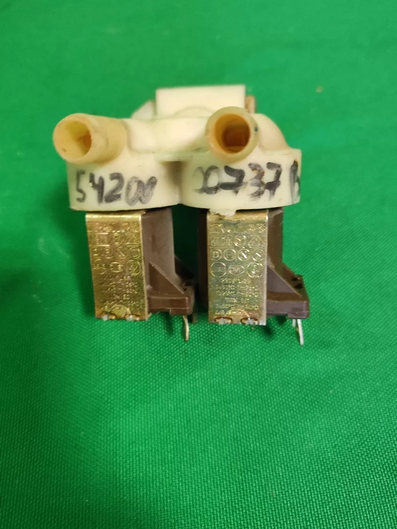 Клапан двойной Bosch 5420000737 контакты