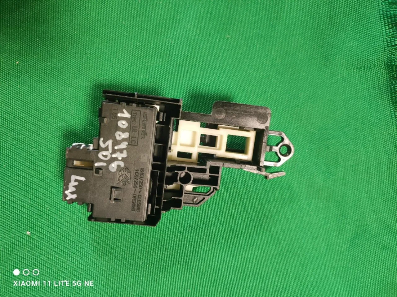 Замок люка (УБЛ) Electrolux 108476501