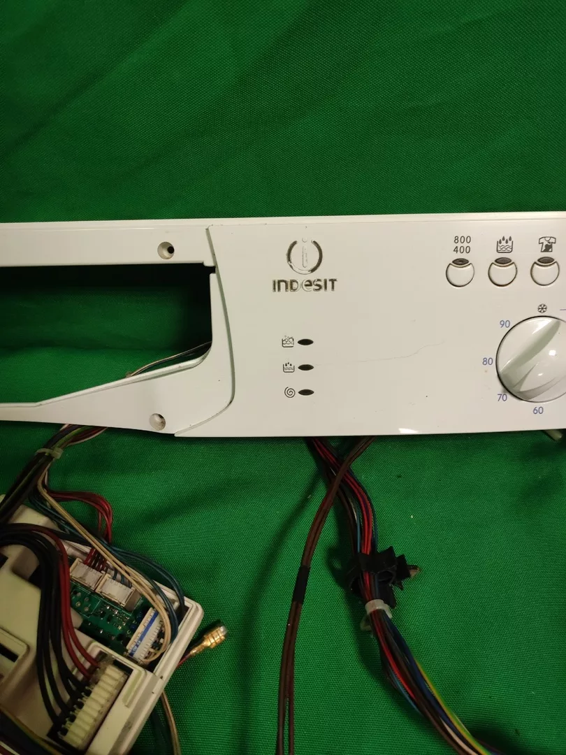 Модуль управления Indesit WIUN 82 для стиральной машины