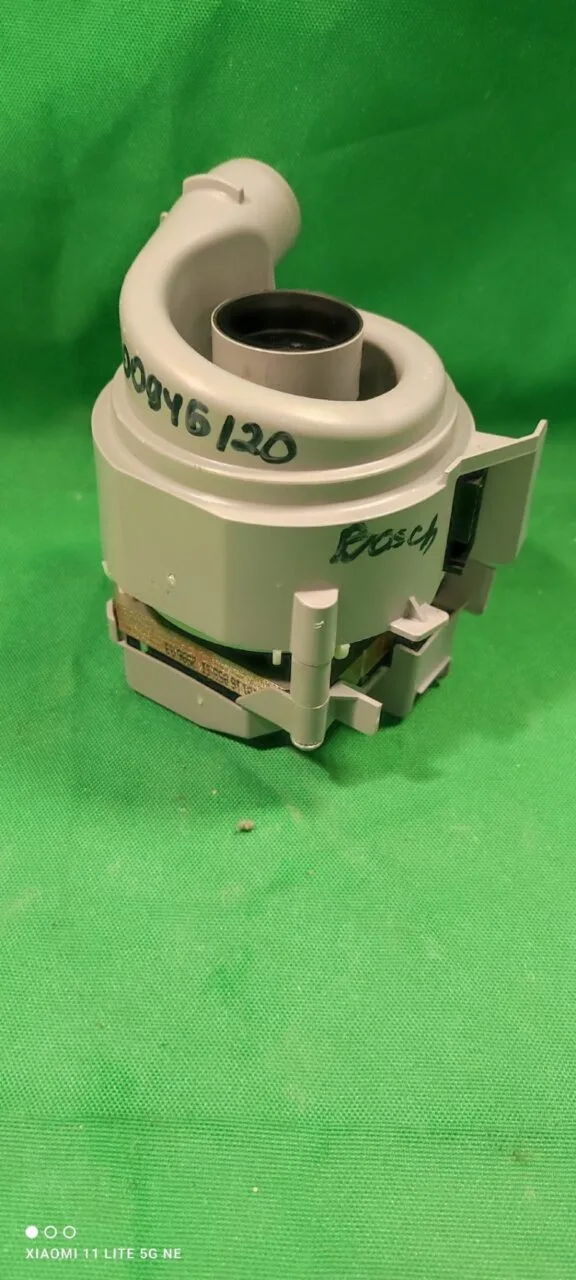 Насос циркуляционный Bosch 9000946120 мал