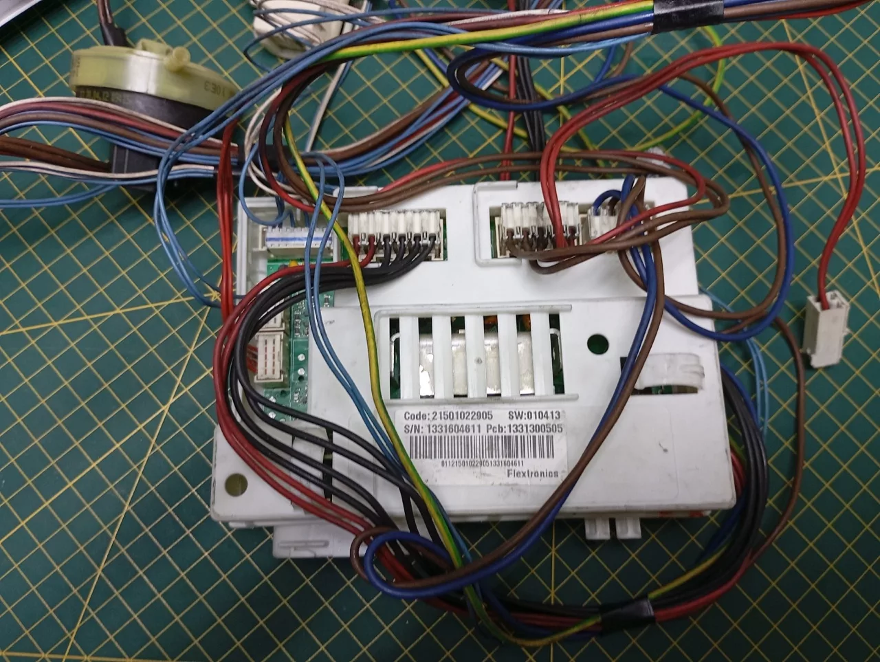Модуль Indesit WIUN81 с дефектом панели